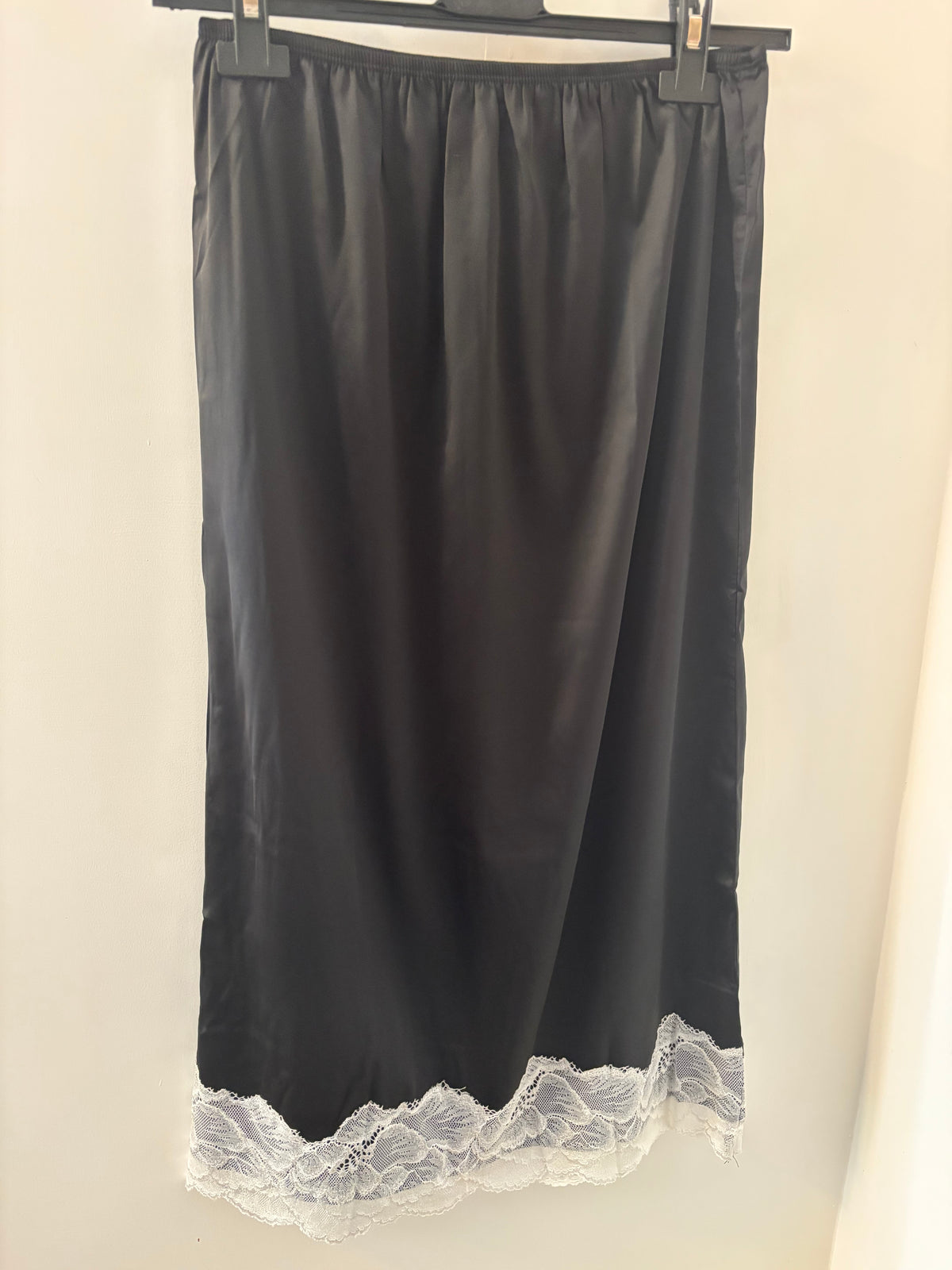 Satin and Lace Trim Skirt in Black