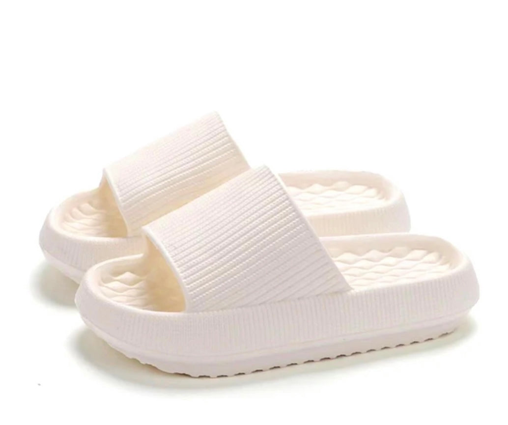 Lightweight Pool Sliders in Cream