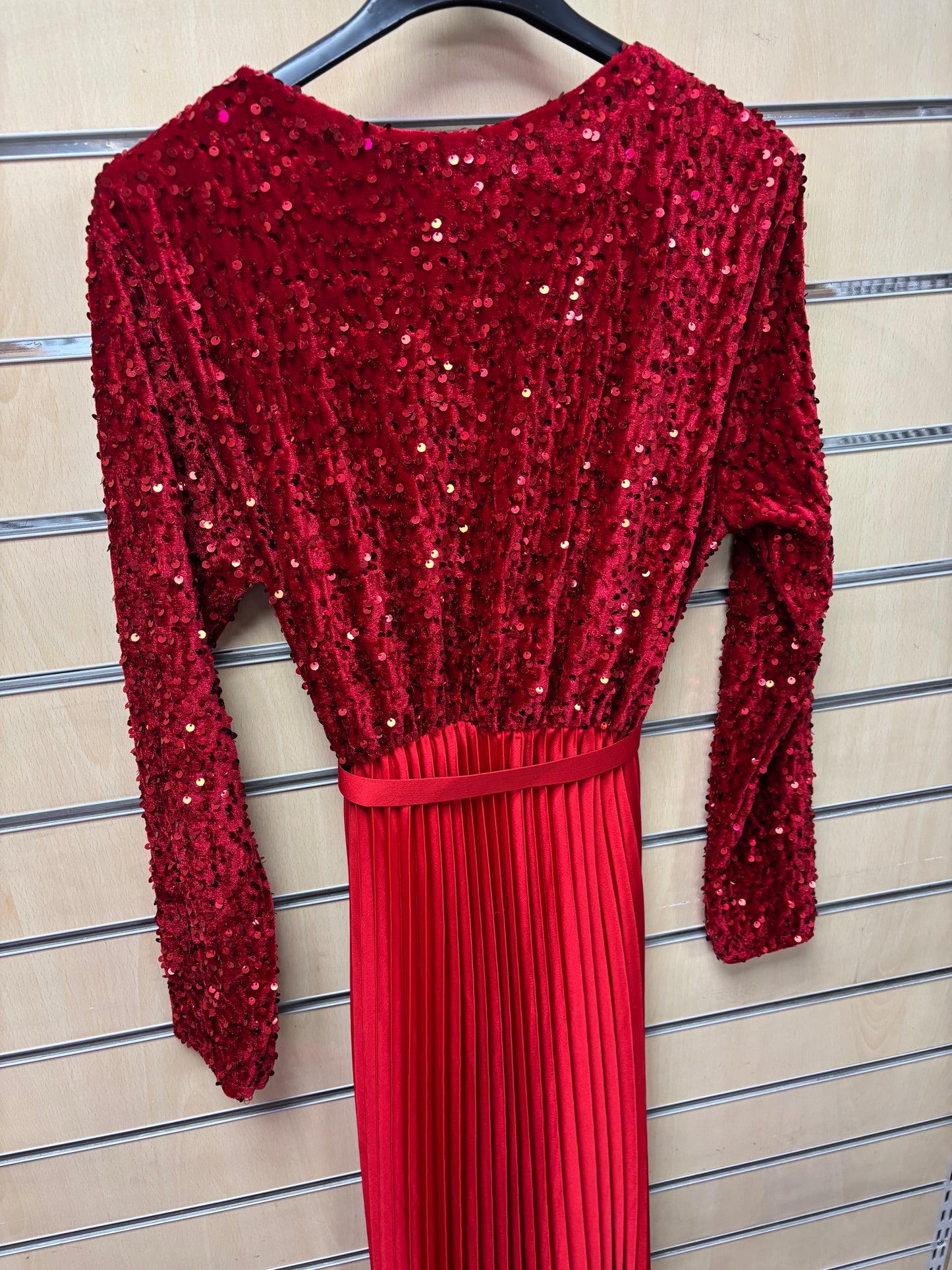 V Neck Sequin Dress with Belt in Red