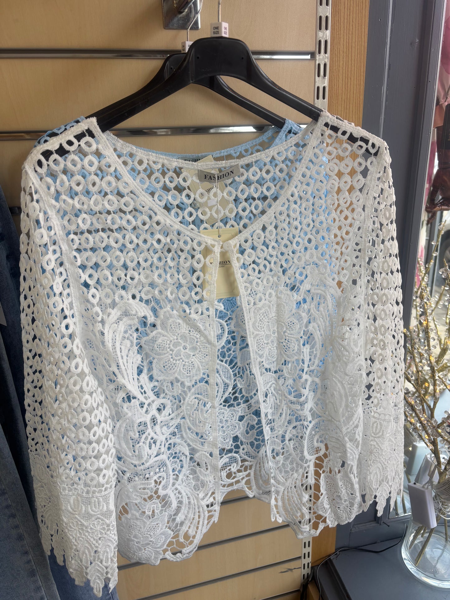 Scallop Edge Detailed Cardigan in White