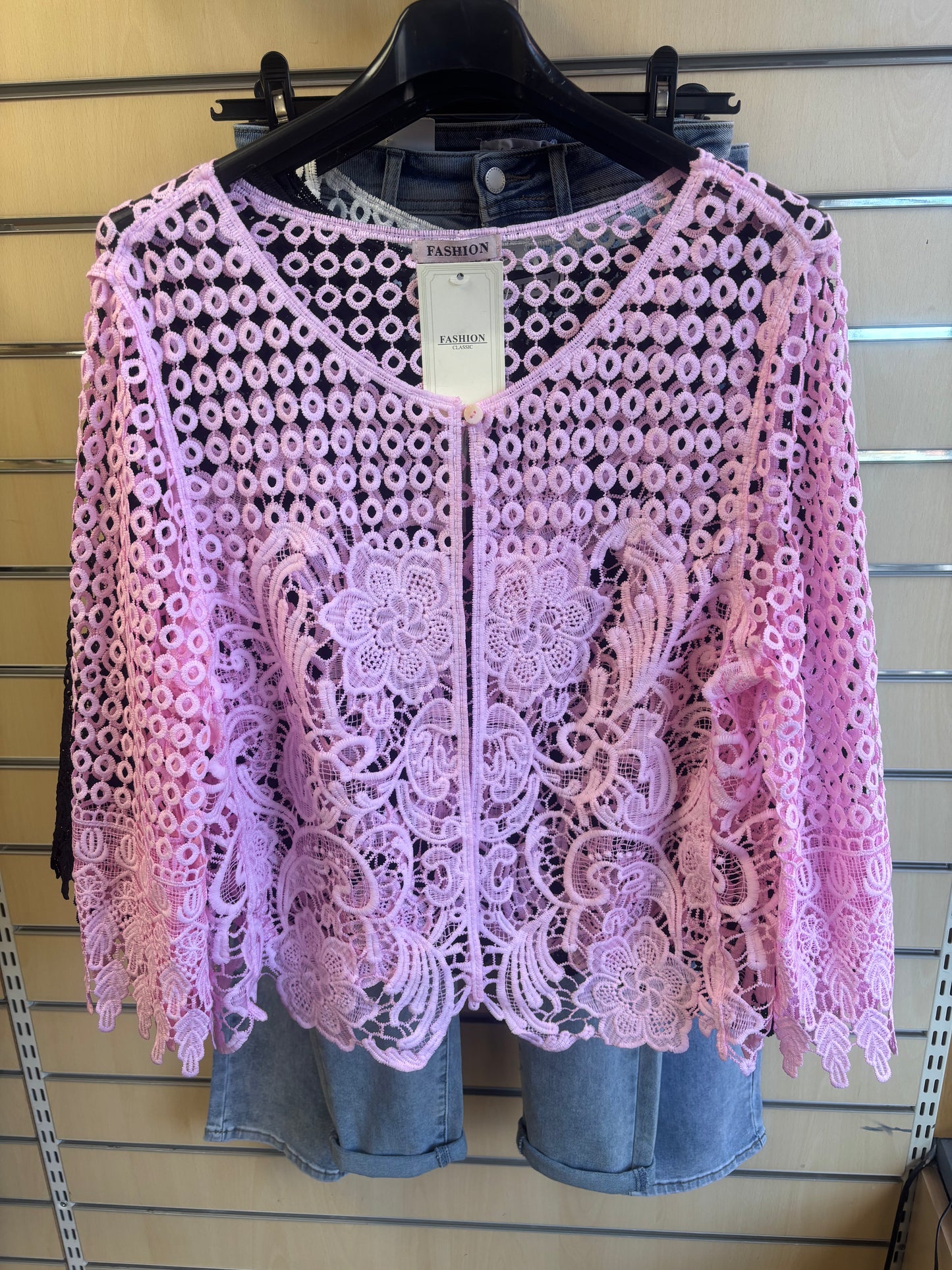 Scallop Edge Detailed Cardigan in Pink