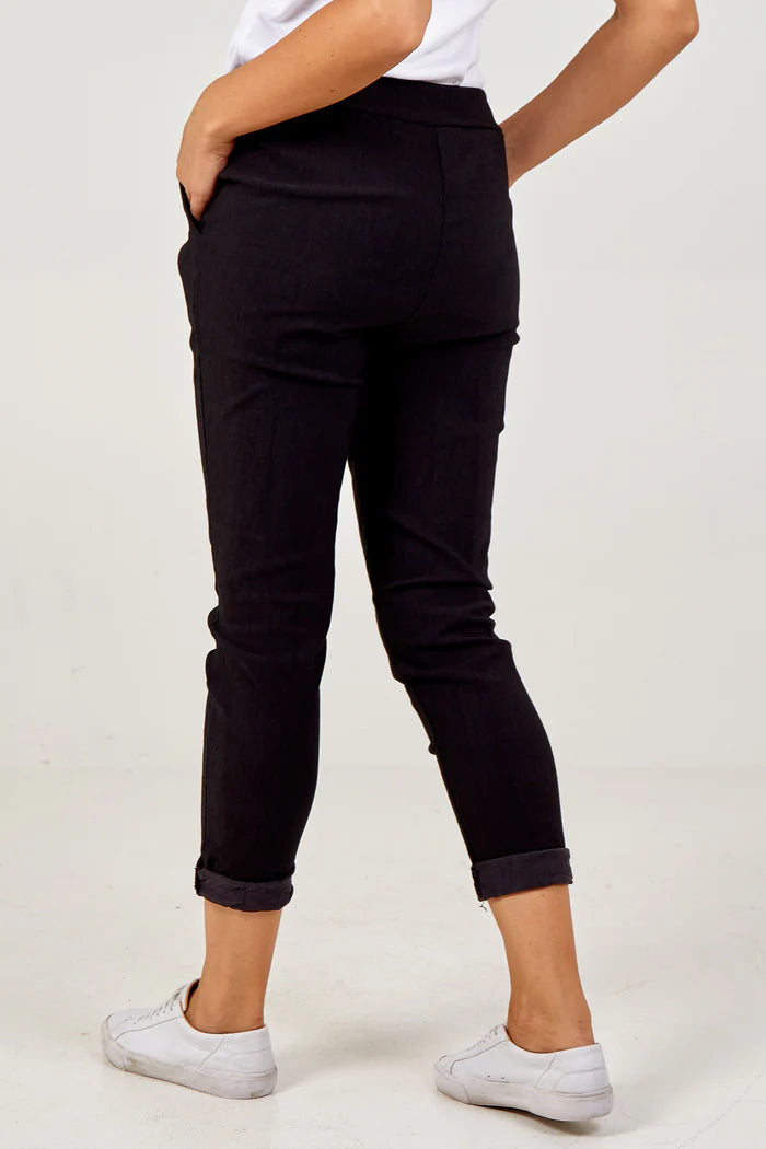 Magic Trousers in Black