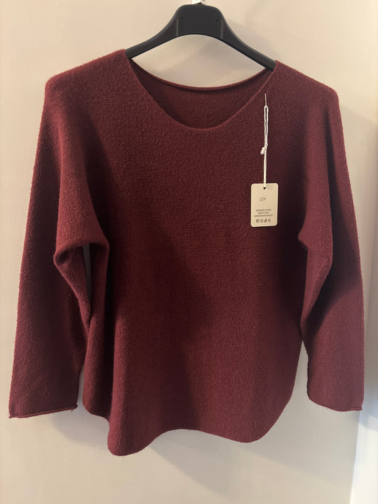 Round Neck Jumper in Burgundy