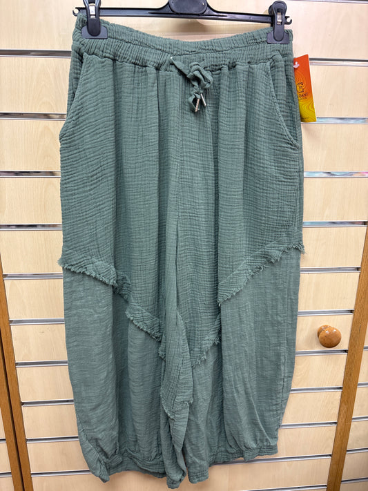 100% Cotton Cropped Trouser with Frayed Hem in khaki