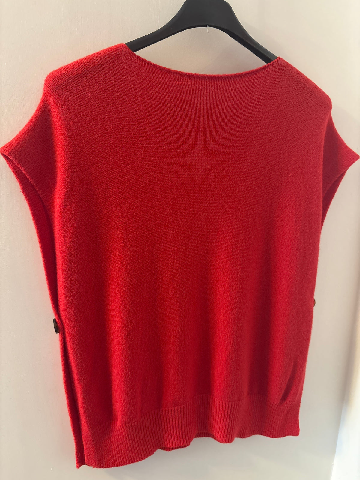Red V Neck Sleeveless Pullover