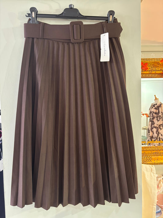 Belted Pleated Skirt in Brown