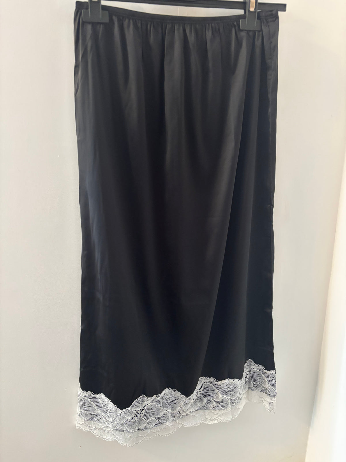 Satin and Lace Trim Skirt in Black