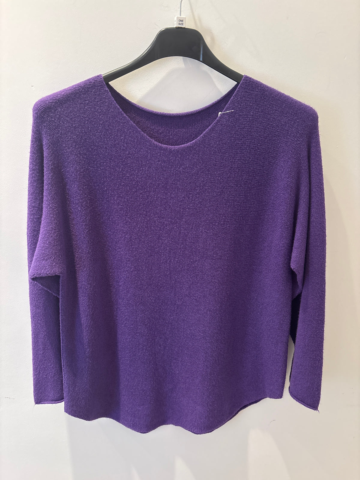 Round neck jumper in Purple