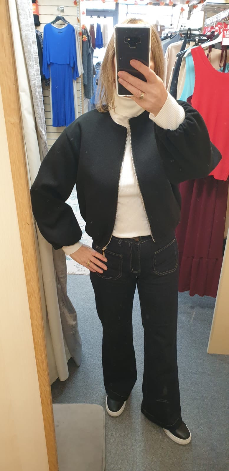 Wide Leg Jeans in Dark Blue