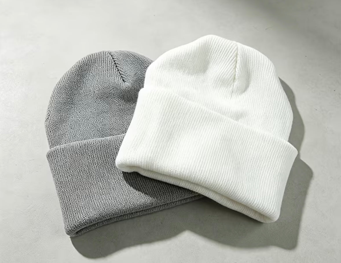 Beanie in Grey or White