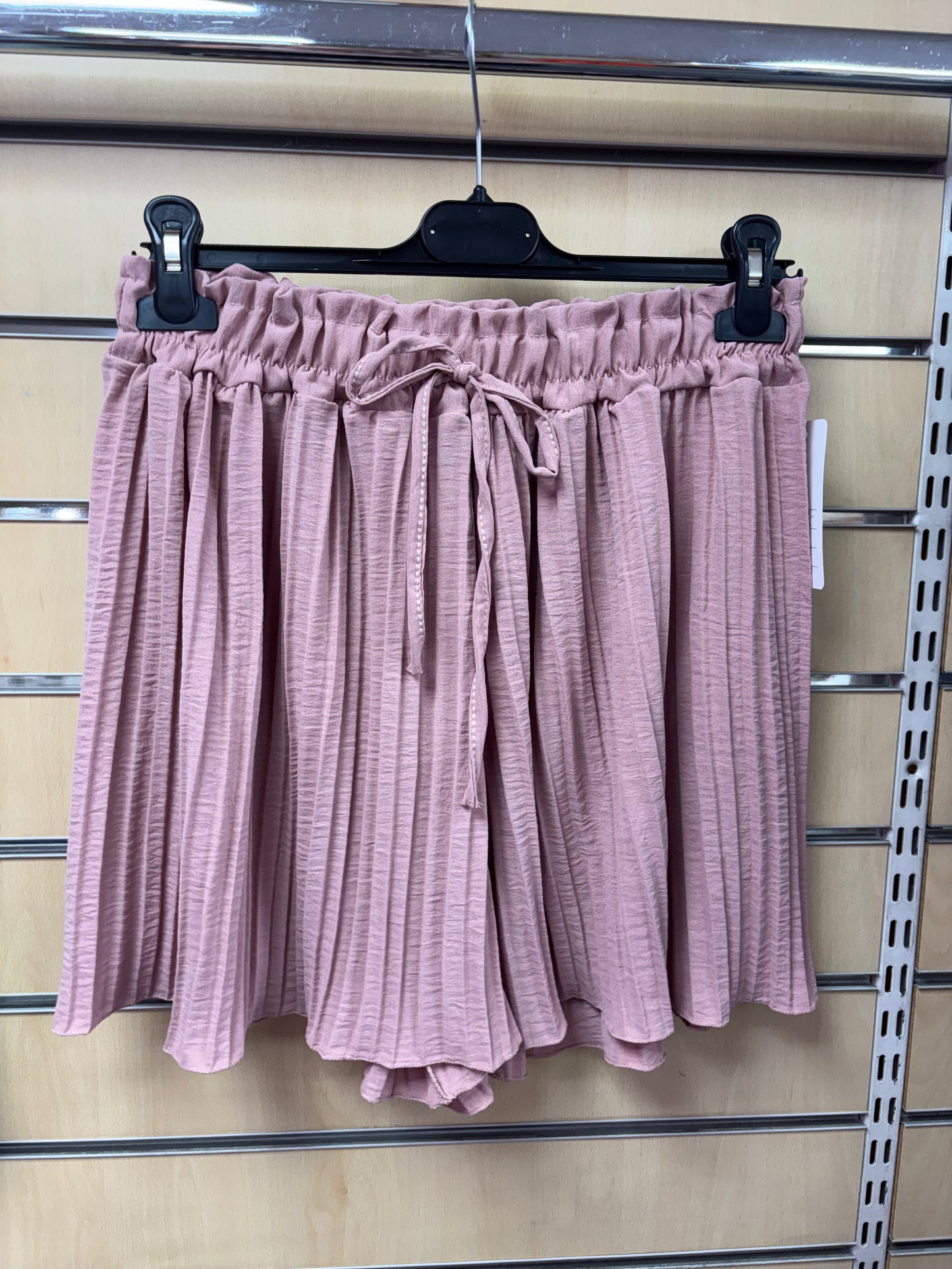 Plisse Shorts in Pink