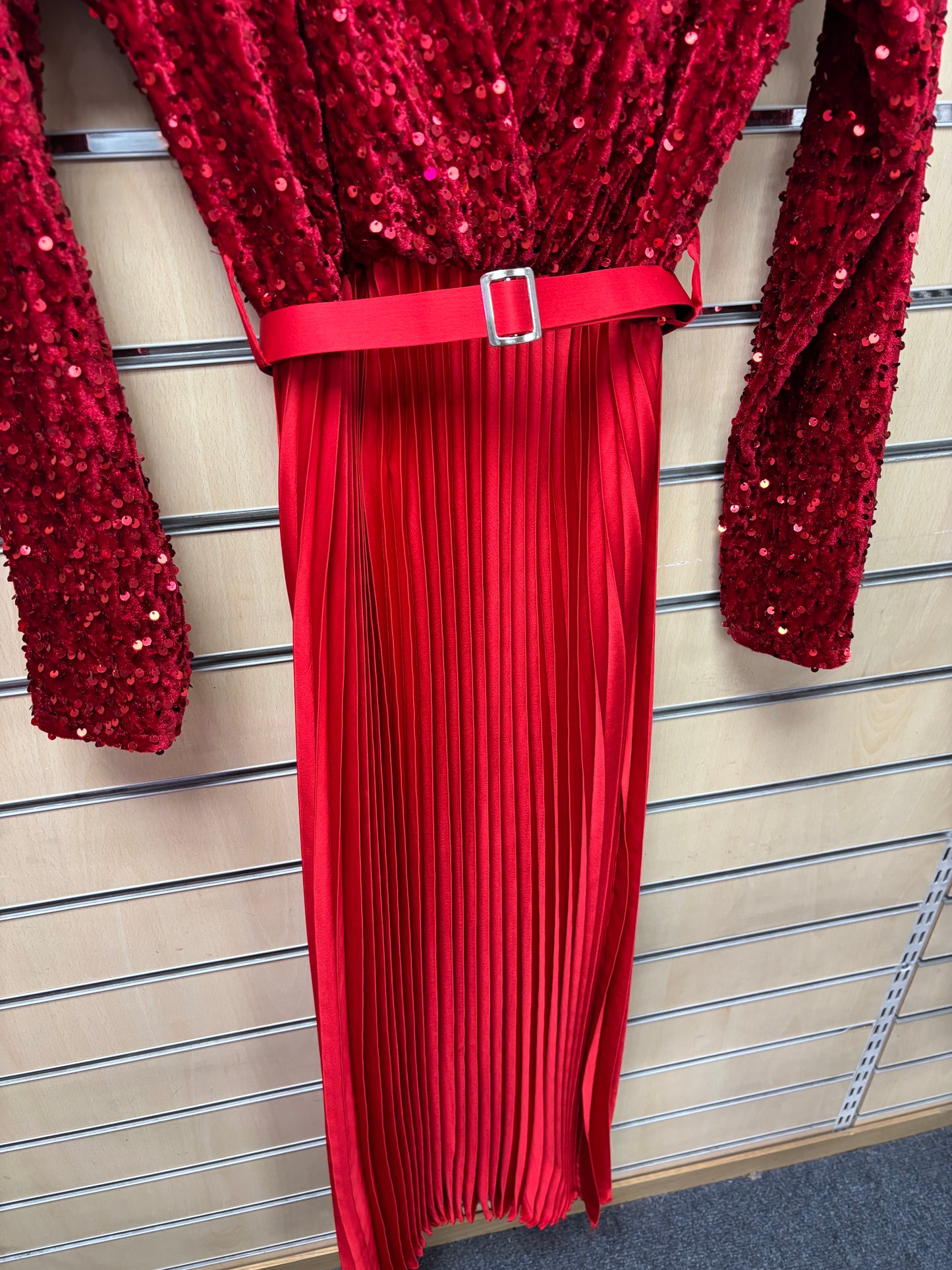 V Neck Sequin Dress with Belt in Red
