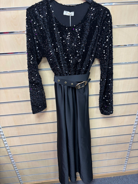Round Neck Sequin Dress with Belt in Black