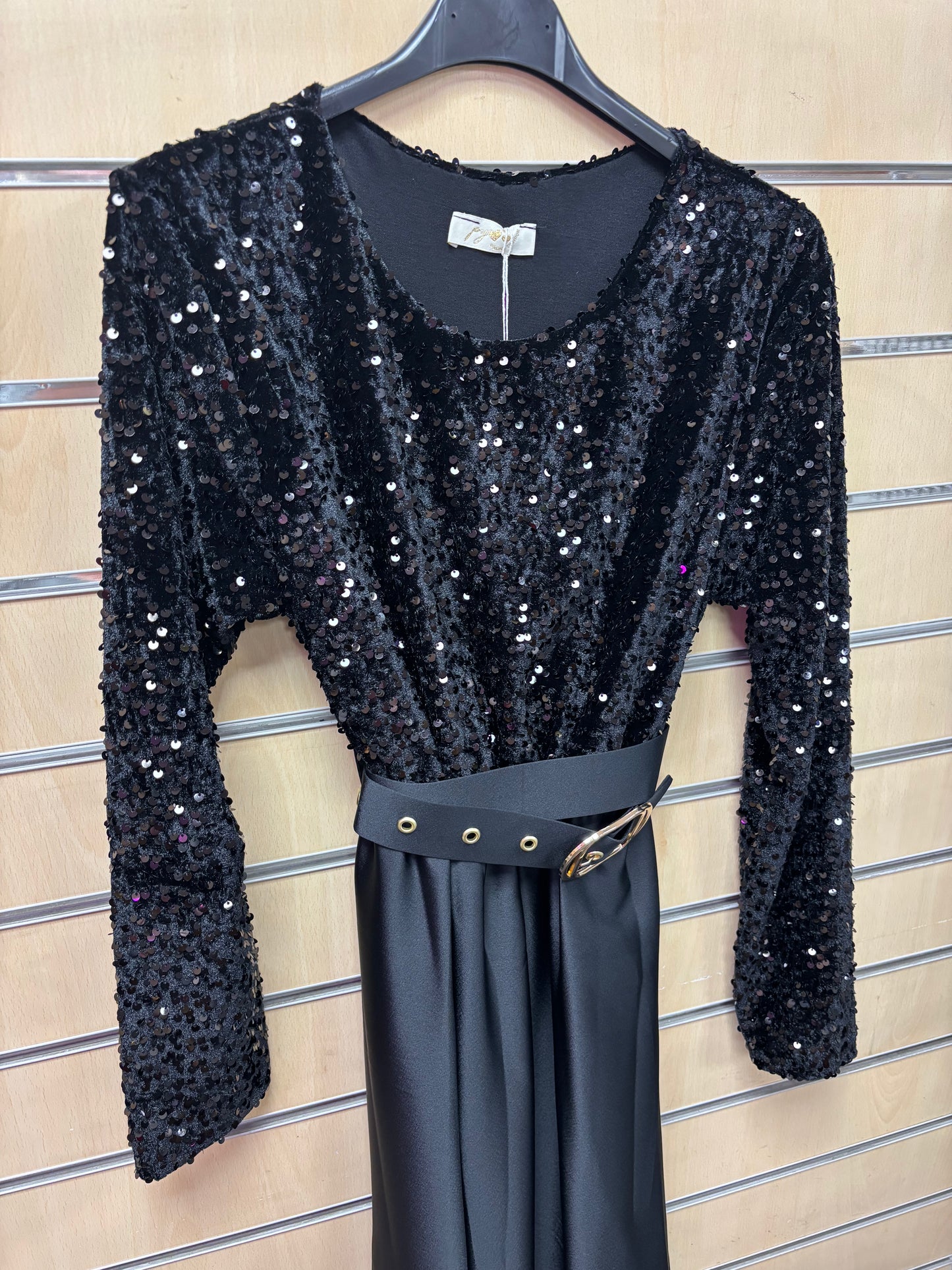 Round Neck Sequin Dress with Belt in Black