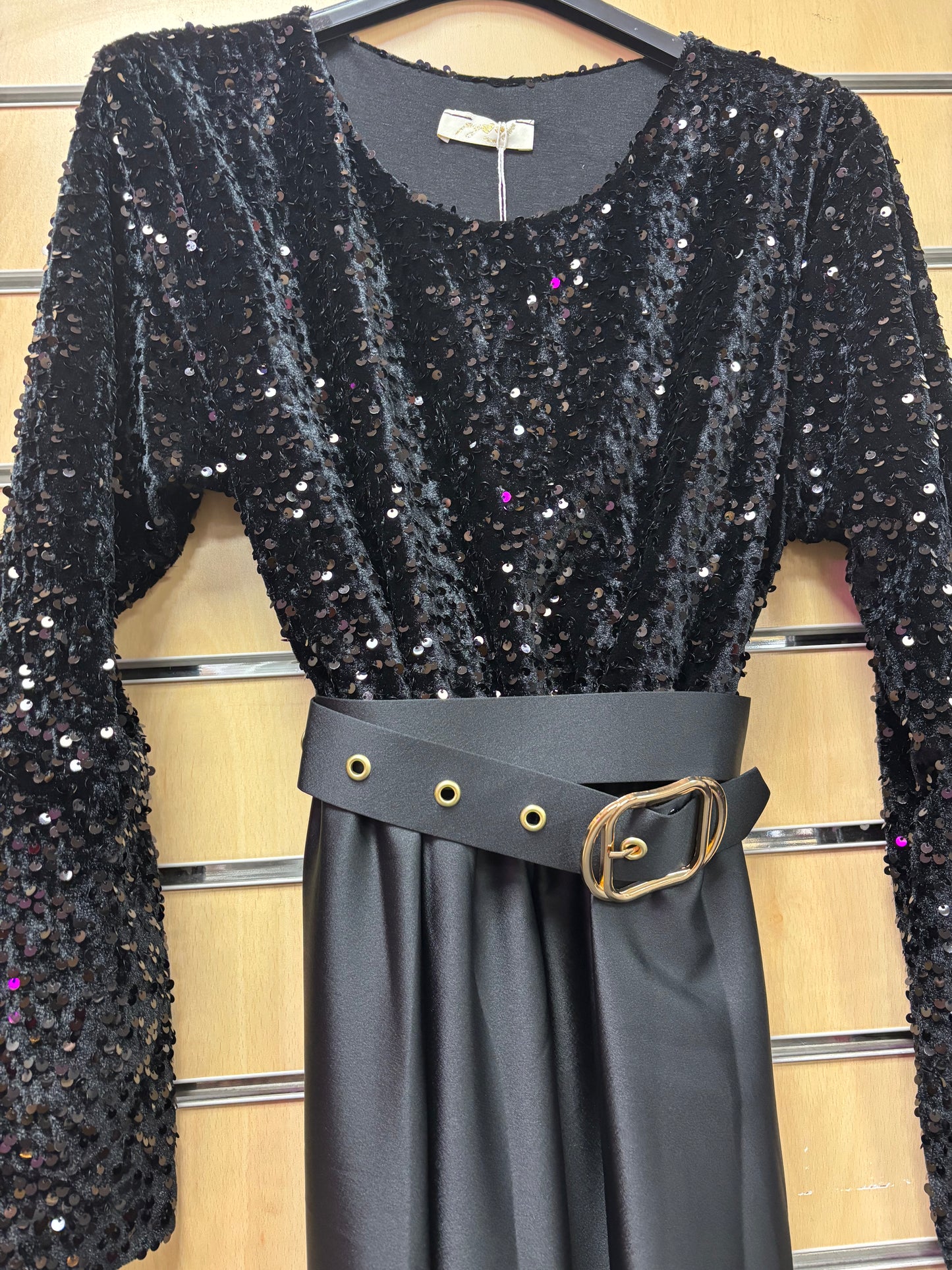 Round Neck Sequin Dress with Belt in Black