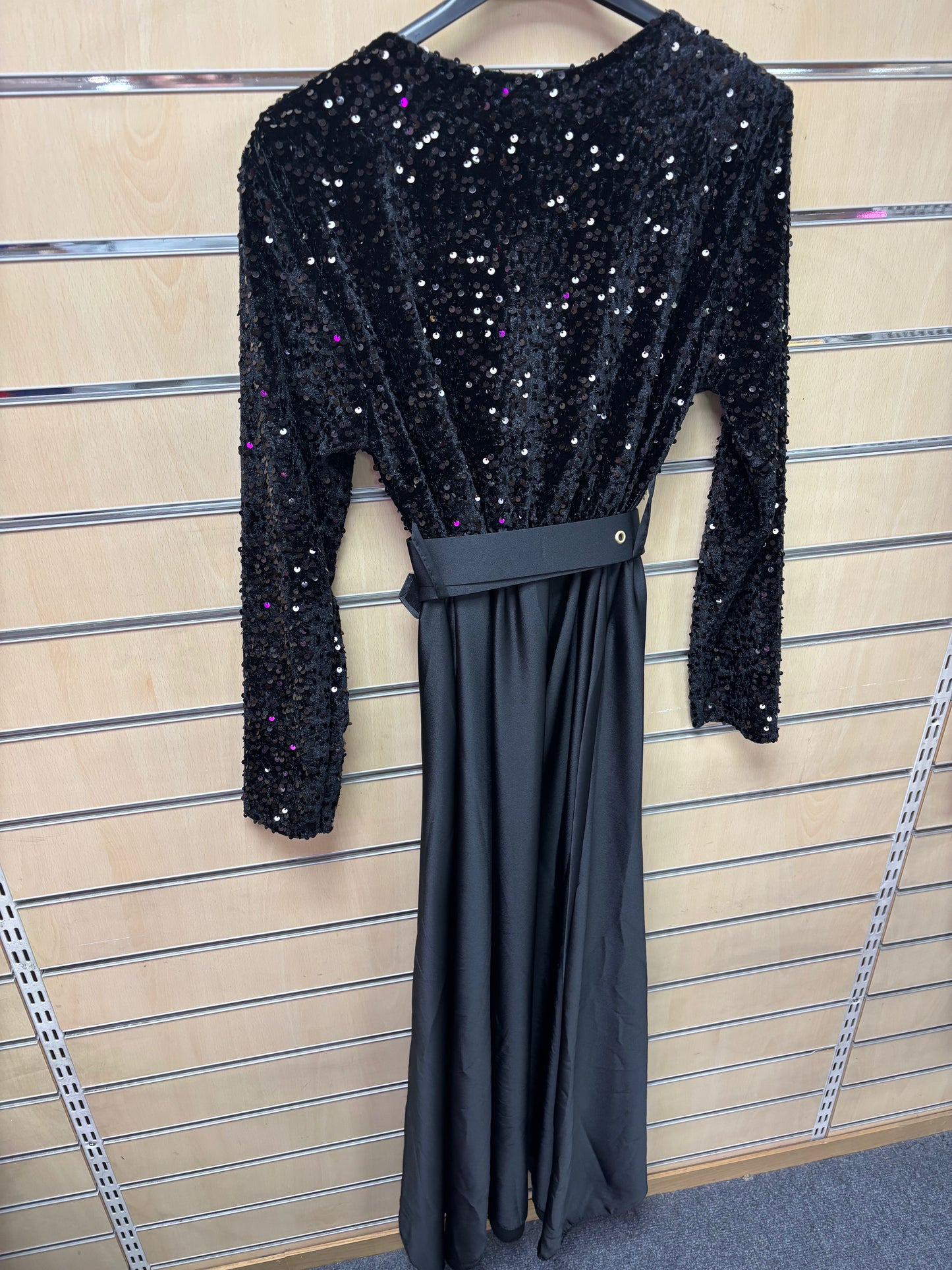 Round Neck Sequin Dress with Belt in Black