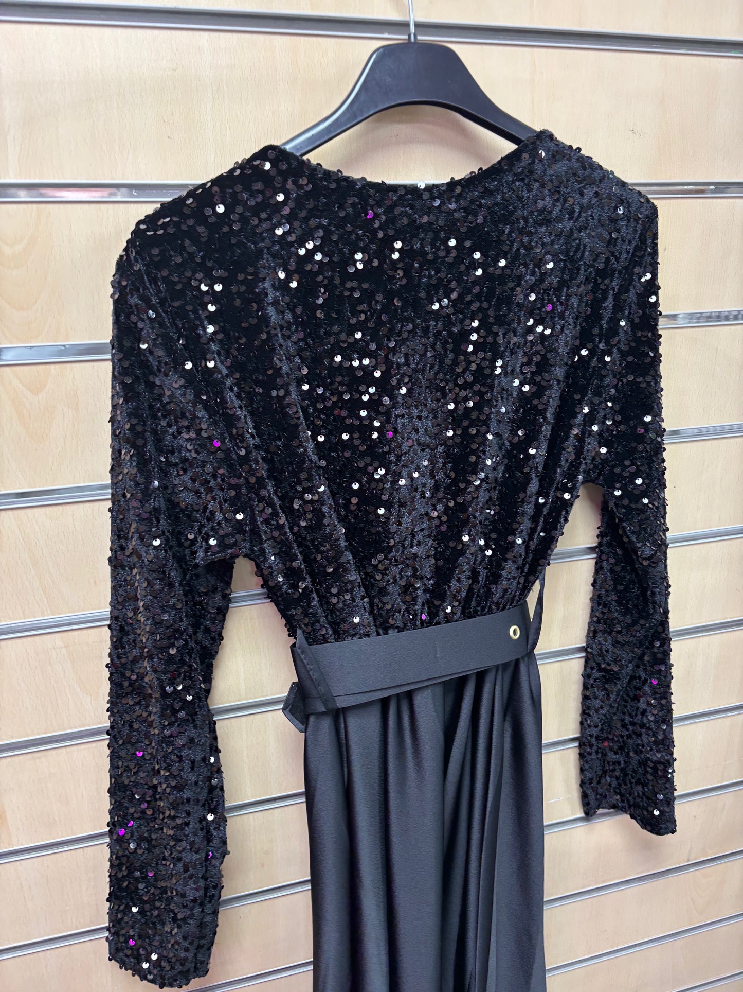 Round Neck Sequin Dress with Belt in Black