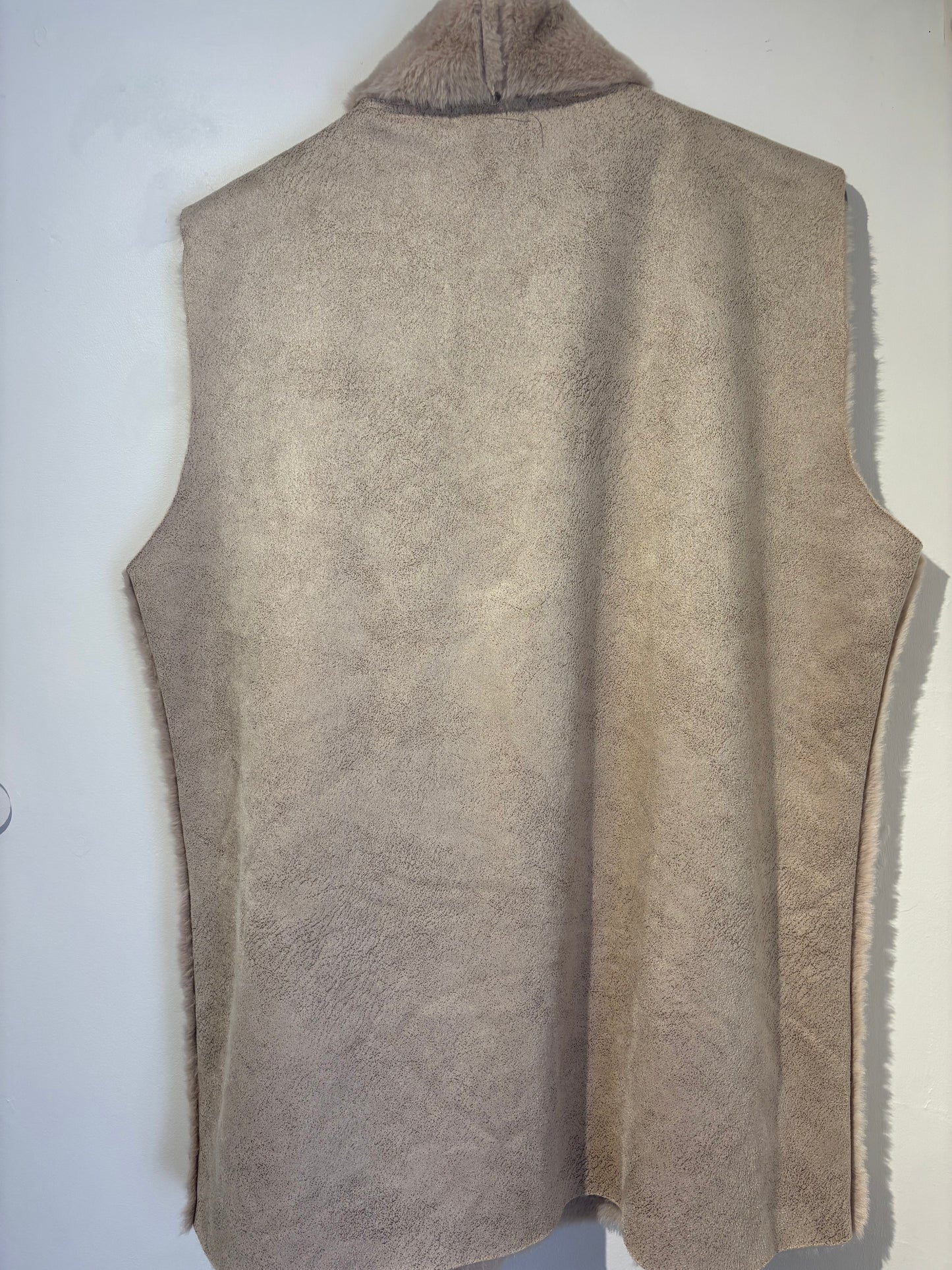 Soft Lined Gilet in Stone