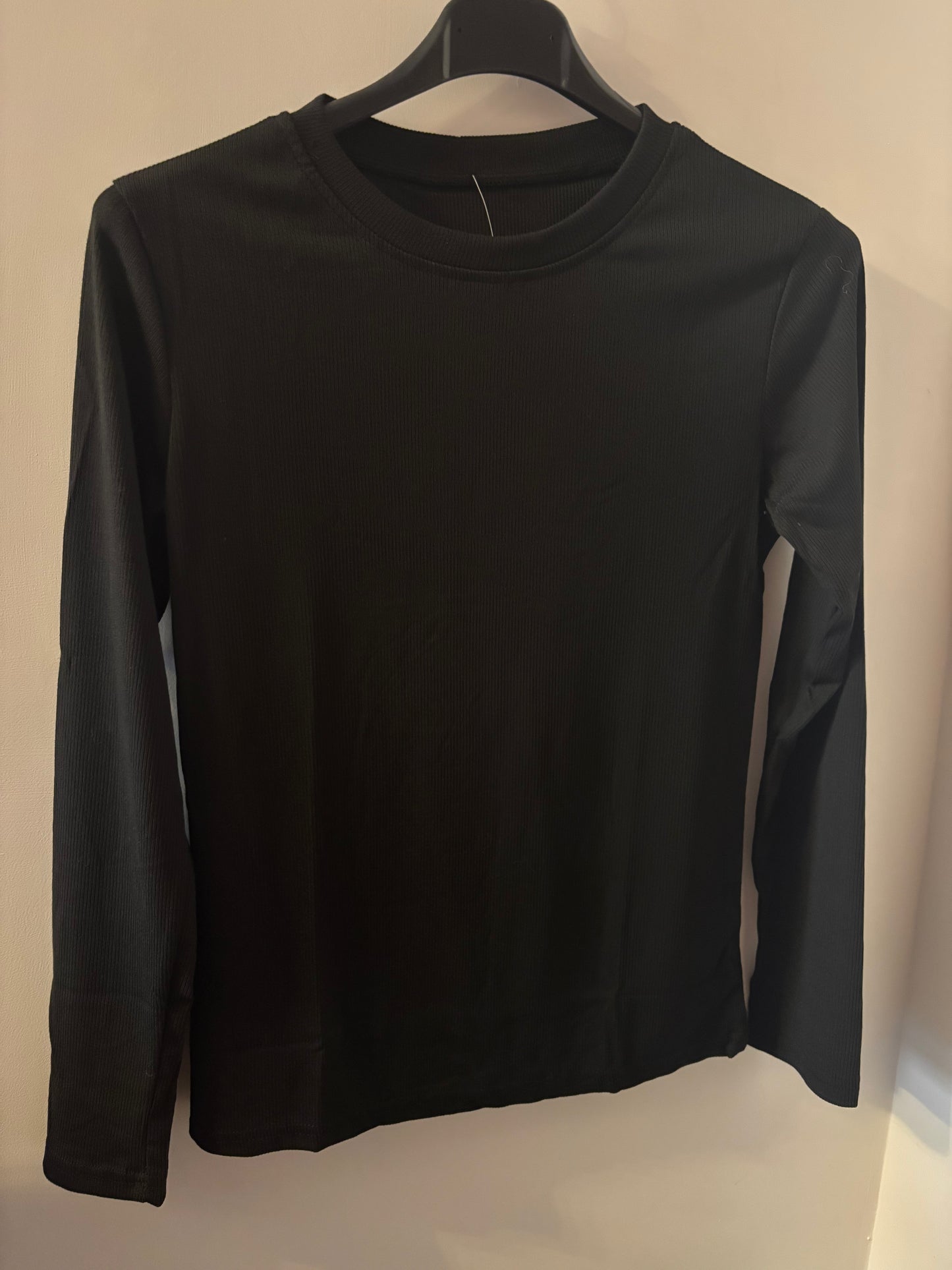 Basic Ribbed Long Sleeve Top in Black