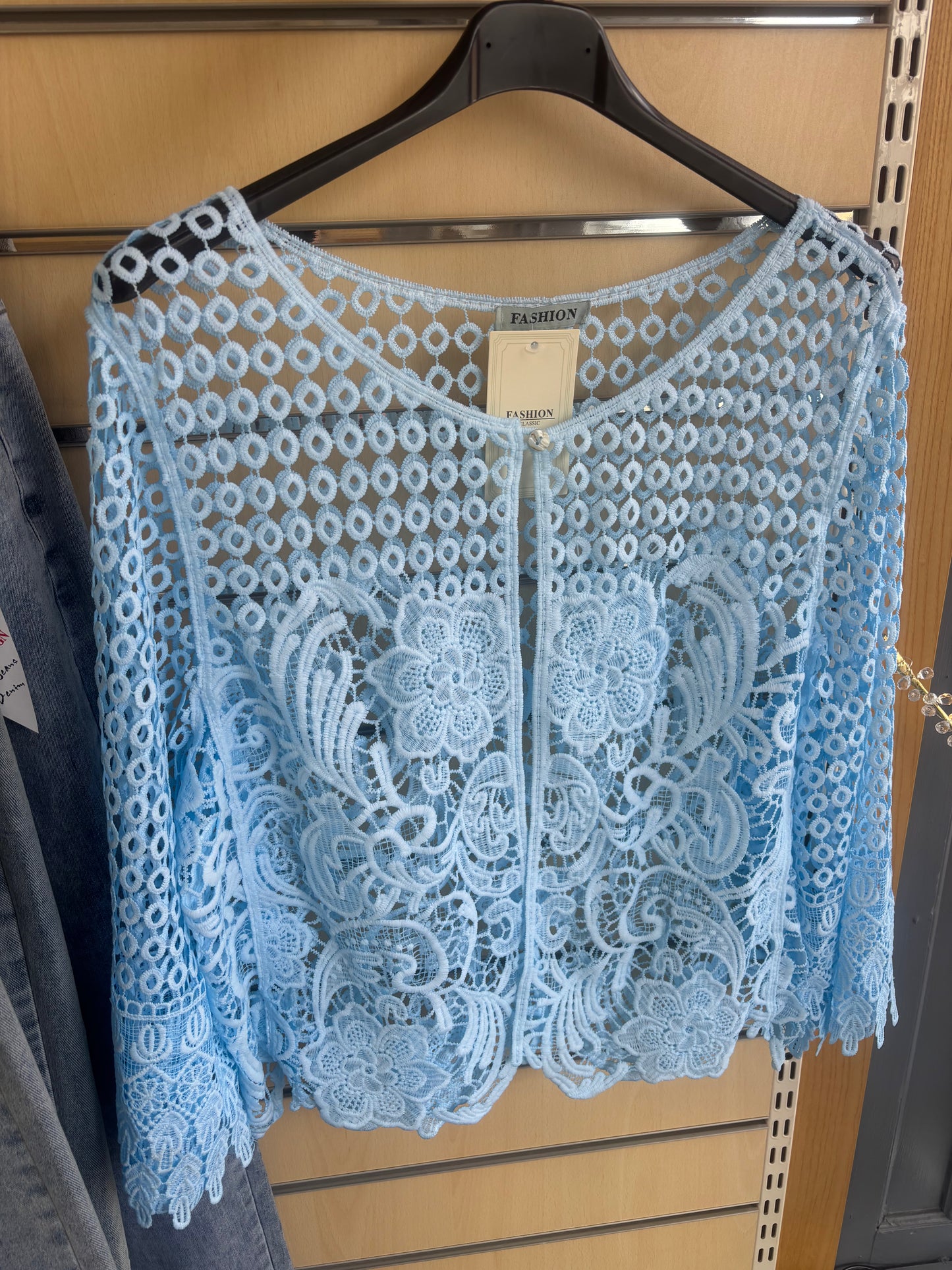Scallop Edge Detailed Cardigan in Blue