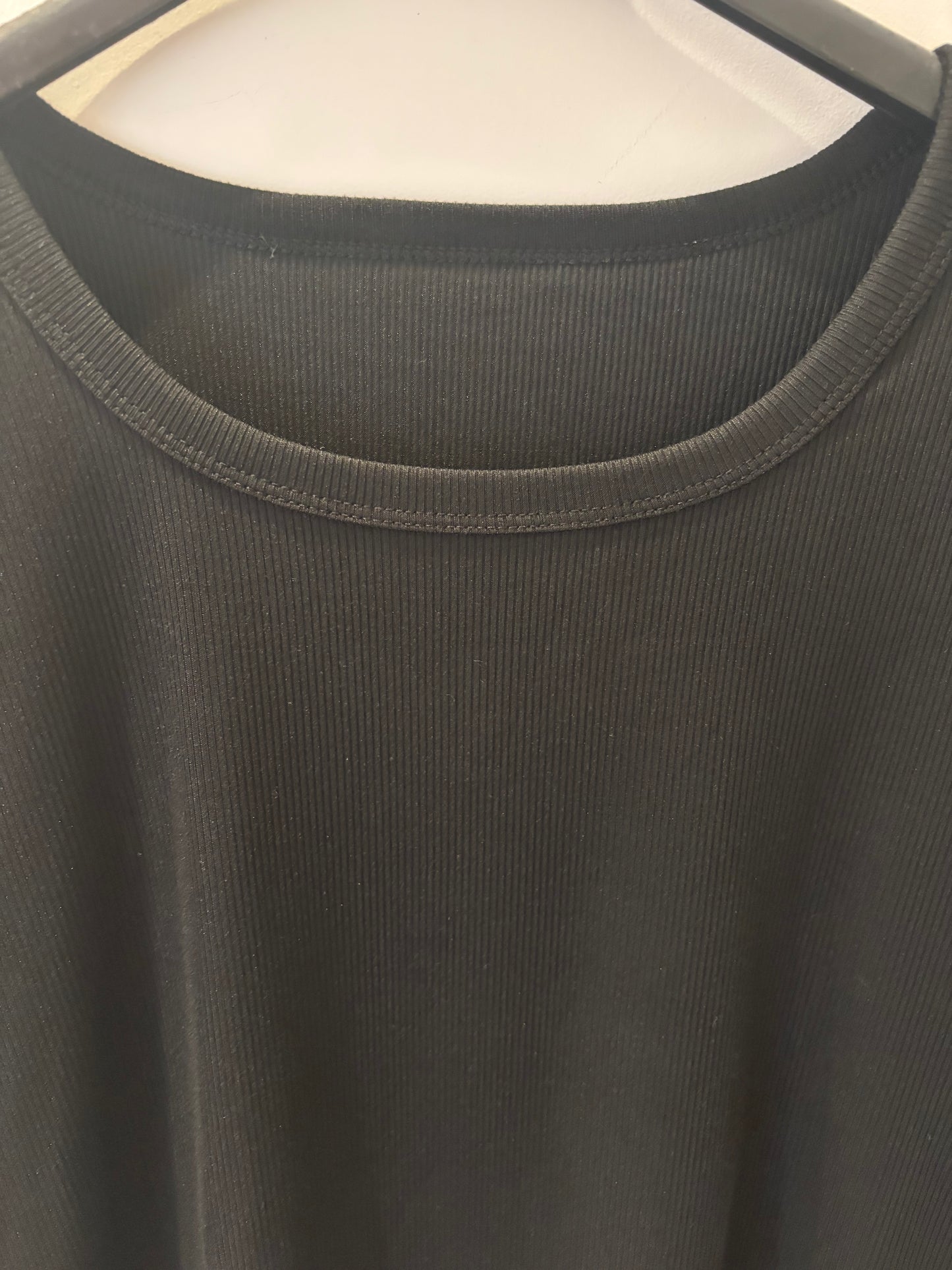 Ribbed Round Neck Top in Black