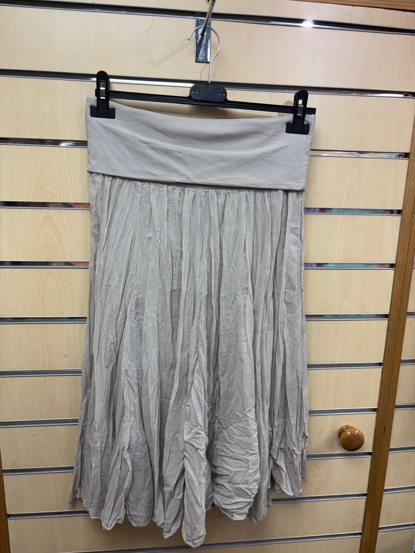 Short Cotton Skirt in Stone