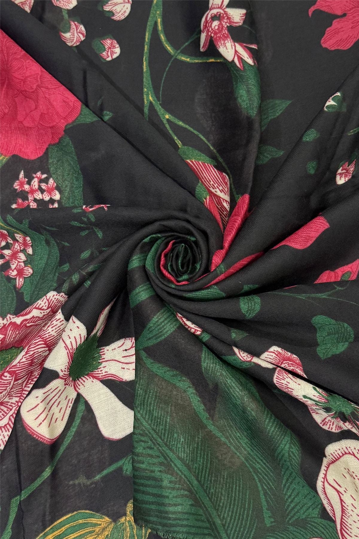 Bold Camellia Flower Print Frayed Scarf