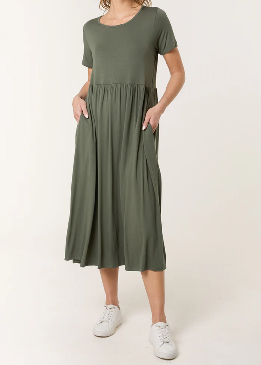 Round Neck Stretch Tiered Dress in Khaki