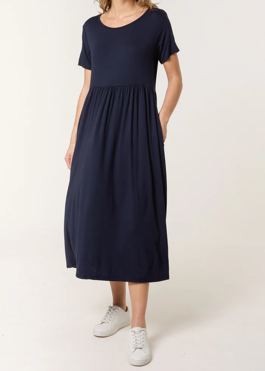 Round Neck Stretch Tiered Dress in Navy